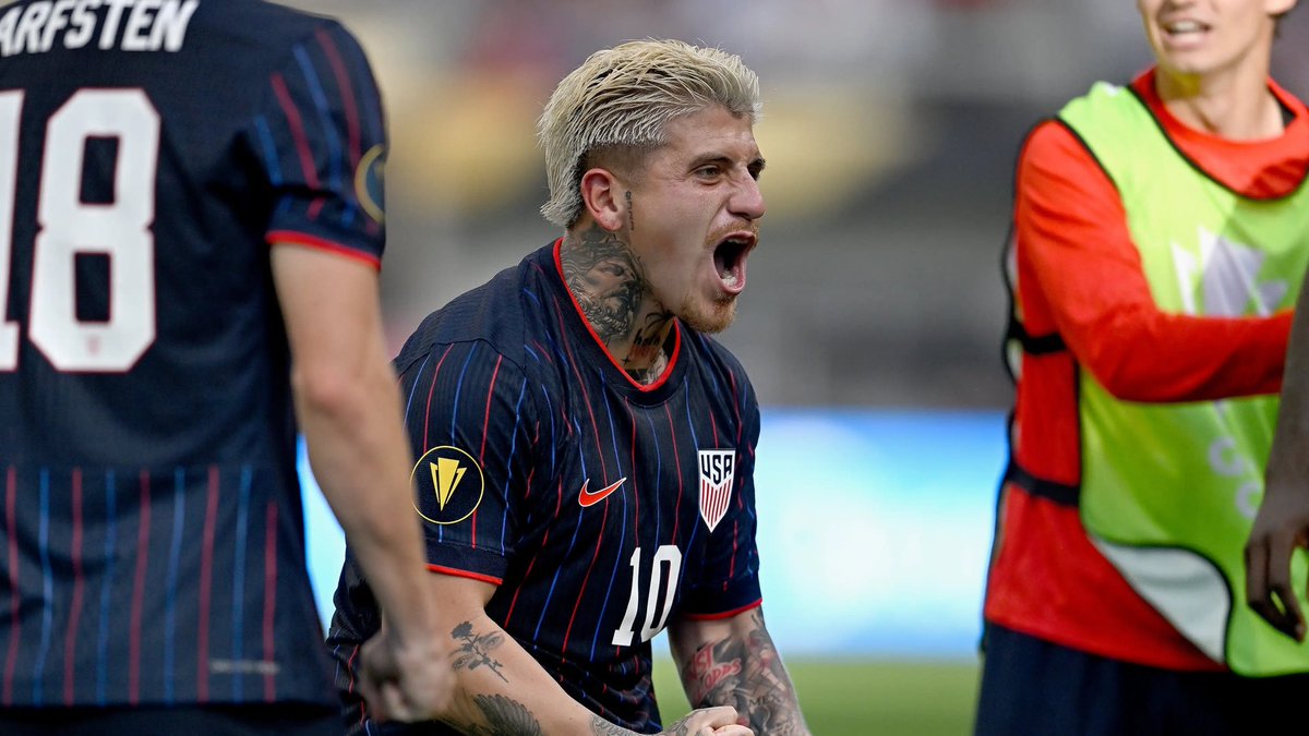 awndrezawndrez's tweet image. Guatemala scores right after Diego Luna gets subbed out #nooticing #pochout