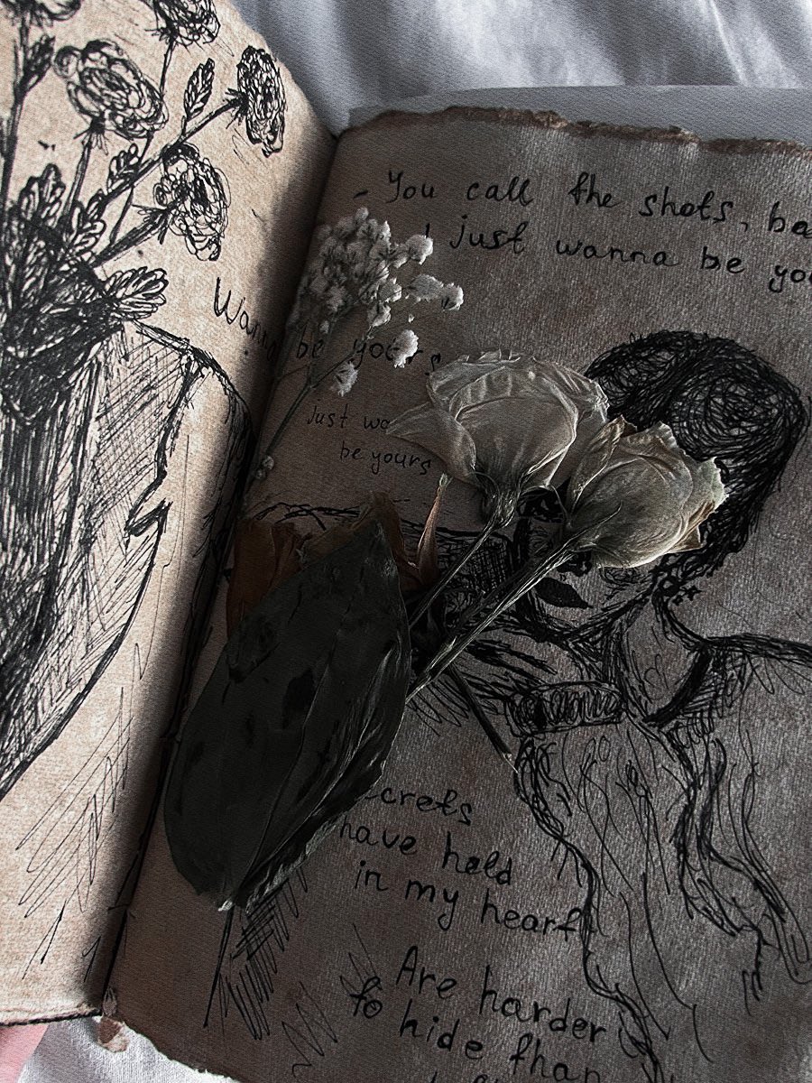 ᅠᅠ
   
ᅠᅠ
   
ᅠᅠ
   
ᅠᅠ

⠀⠀⠀⠀⠀ ⠀⠀𝗣𝗢𝗩:  a look  at the diary
⠀⠀⠀⠀⠀ ⠀⠀where 𝐦𝐮𝐬𝐢𝐜 &amp; 𝐩𝐚𝐢𝐧𝐭𝐢𝐧𝐠
⠀⠀⠀⠀⠀ ⠀⠀are born.𓂅

⠀ᅠᅠ⠀ᅠᅠ⠀