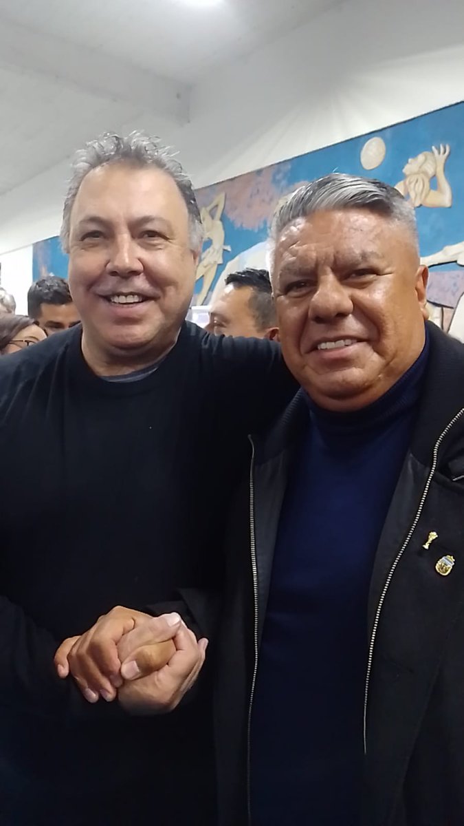 enlamiraradio's tweet photo. 🔴“Vamos a acompañarlos en cada necesidad”: Chiqui Tapia y un respaldo histórico a los clubes de barrio en Yupanqui✅👇https://t.co/UlbtnkG5yx @tapiachiqui @UncbOficial https://t.co/dVbpAyNxjG