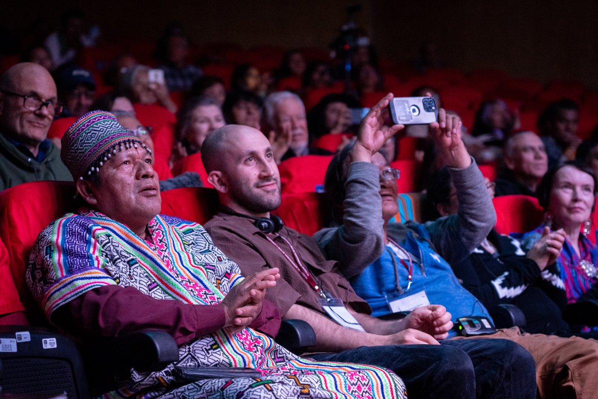 📽️🌱 El cine indígena es voz, es memoria y es territorio. También es defensa de nuestras aguas, medicinas y vidas.

En la clausura del 15° Festival Internacional de #CineIndígena reafirmamos que contar nuestras historias desde nuestras propias voces e imágenes es un derecho.