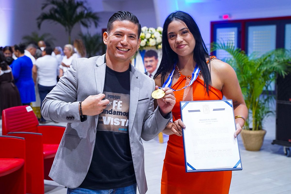 EduChang's tweet photo. 5 atletas recibieron la Orden Alexis Argüello: Ana Cruz, Stacy Mendieta, Axel Pérez, de las MMA por sus logros más recientes poniendo en alto el nombre de Nicaragua, el capitán de la selección de fútbol, Juan Barrera y la 2 veces atleta olímpica la judoka Izayana Marenco. https://t.co/TXrgpYoPLo