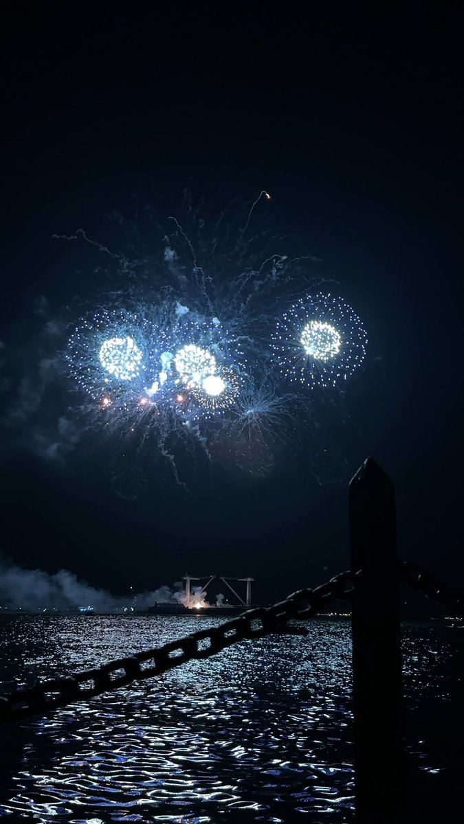 ItsEricAaberg's tweet image. Saw some of the best fireworks I’ve ever seen last night for #CanadaDay 🤞🇨🇦