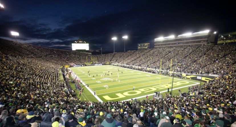 DarthLeg's tweet photo. 🚨BREAKING: Coach Den Leff is flying west. Sources tell ESPN he’s officially been named the next head coach of the Oregon Ducks. With eyes on the natty, Leff lands in Eugene with one goal: take the Ducks to the promised land. 🦆💚💛 #GoDucks #CFB https://t.co/odXFPN1A0r