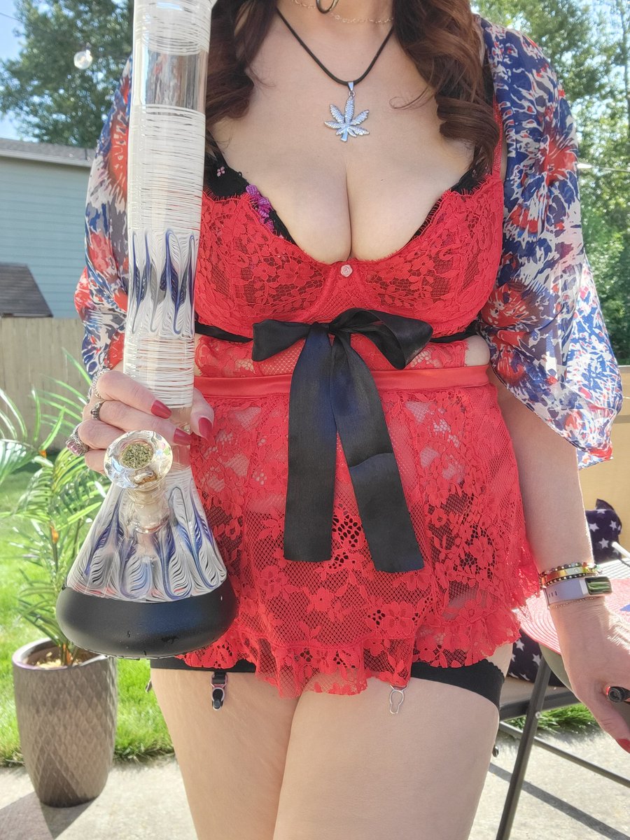 Any plans for the 4th? ❤️🇺🇸🧨

Can you guess my favorite color?

#sexystoner
#redlacelingerie 
#Mmemberville 
#weedwednesday

<a href="/VictoriasSecret/">Victoria's Secret</a>
