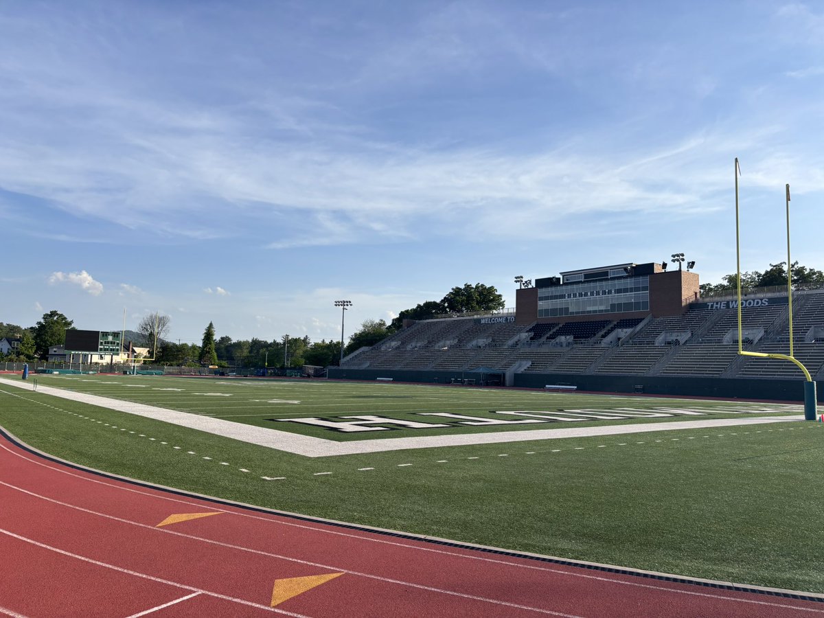 ColtonLess's tweet image. Stop #2 on last weeks road trip gave me the opportunity to compete in #TheWoods. Thank you to the @DartmouthFTBL staff for the excellent coaching and allowing me to showcase my skills! 
@coachmcthompson @Berlin_Bears_FB @CoachSchrock03 @_Coach_Harris