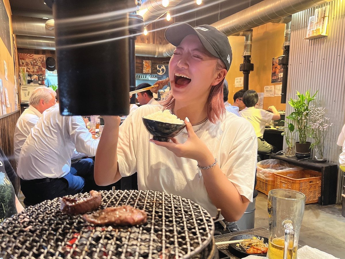 g0chika's tweet photo. 町屋にあるホルモン弘さんに
ポスターを貼って頂きました！！！

なんと店長は中学の同級生😆🤝🏻
23歳の時に開店してから
地元のみんなと集まる時はココ🍻✨
絶対に食べて欲しいおすすめは
厚切りタンと新鮮レバー❗️まぜめし❗️

町屋駅徒歩1分🍚 焼肉好きな方は是非〜
#pw_mg #ゴチカ凱旋大会 #荒川区 https://t.co/hkyXe9wFK3