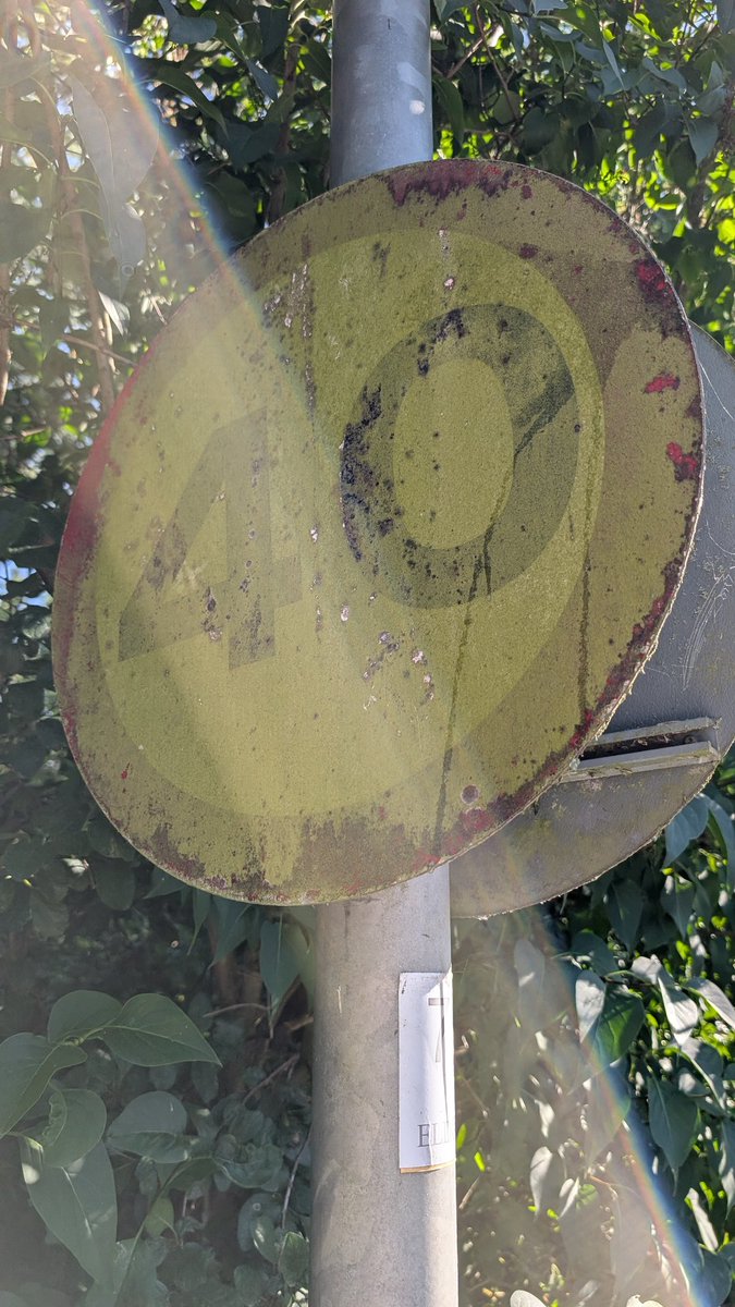 brobinson4lcc's tweet image. Project TLC continues at Saltfleetby, cleaning street furniture and reporting issues to @fixmystreet before the Parish Council meeting tonight