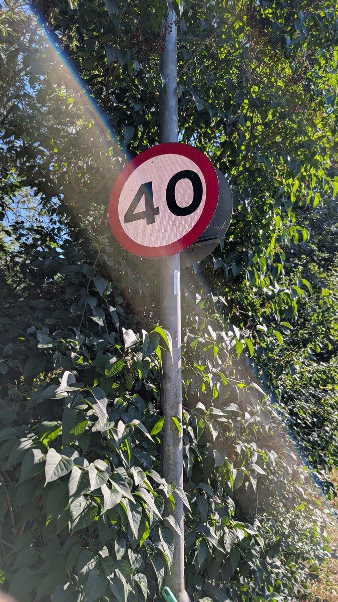 brobinson4lcc's tweet image. Project TLC continues at Saltfleetby, cleaning street furniture and reporting issues to @fixmystreet before the Parish Council meeting tonight