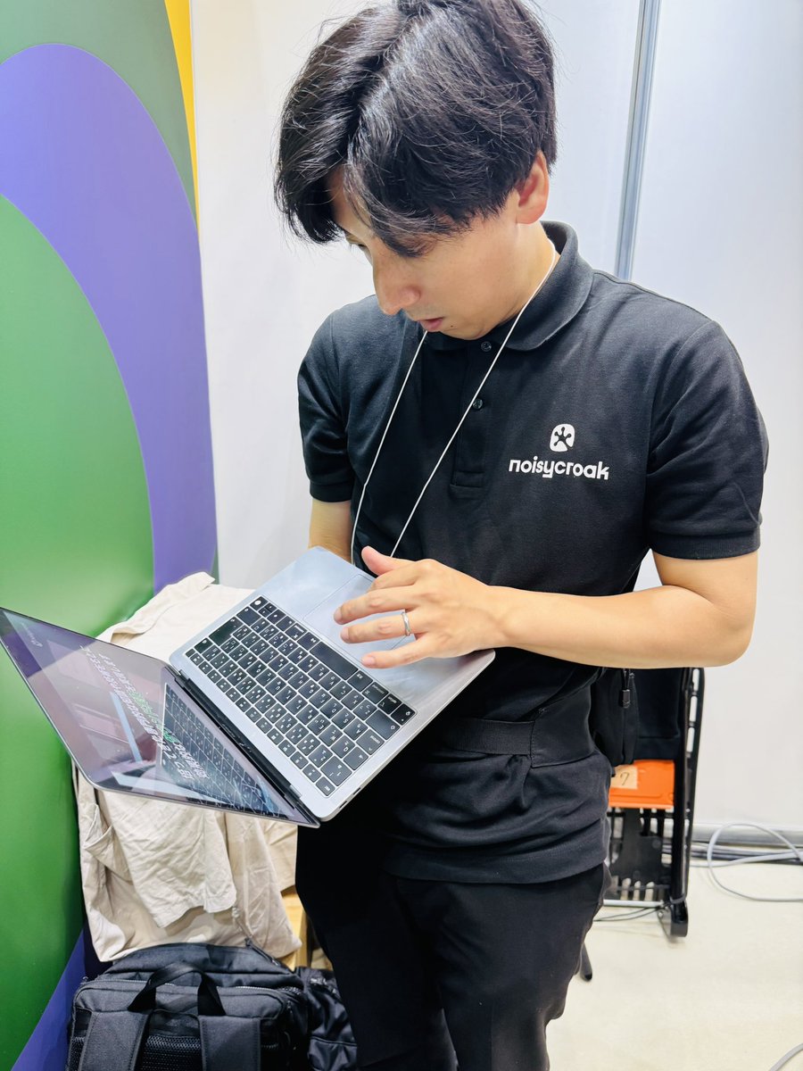 HidekiSakamoto's tweet image. XR・メタバース総合展2日目は会社紹介ムービーがモニタに映らないトラブルからスタート!
会社から持参したPCに問題がありました。
開場1分前に無事解決!ふー…。
本日もよろしくお願いします!
※ノイジークロークのブースは21-61です
#XR総合展
#メタバース総合展
#イマーシブオーディオ