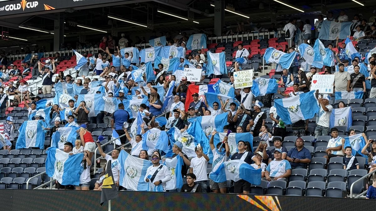 EduChang's tweet photo. #CopaOro
Fue bonito ver que Guatemala (país hermano) tuvo contra las cuerdas al final del partido a Team USA.

Se pone difícil las aspiraciones de clasificación al Mundial 2026, las selecciones centroamericanas están compitiendo en un gran nivel!

Se viene Honduras vs México. https://t.co/YvGSDtWY65