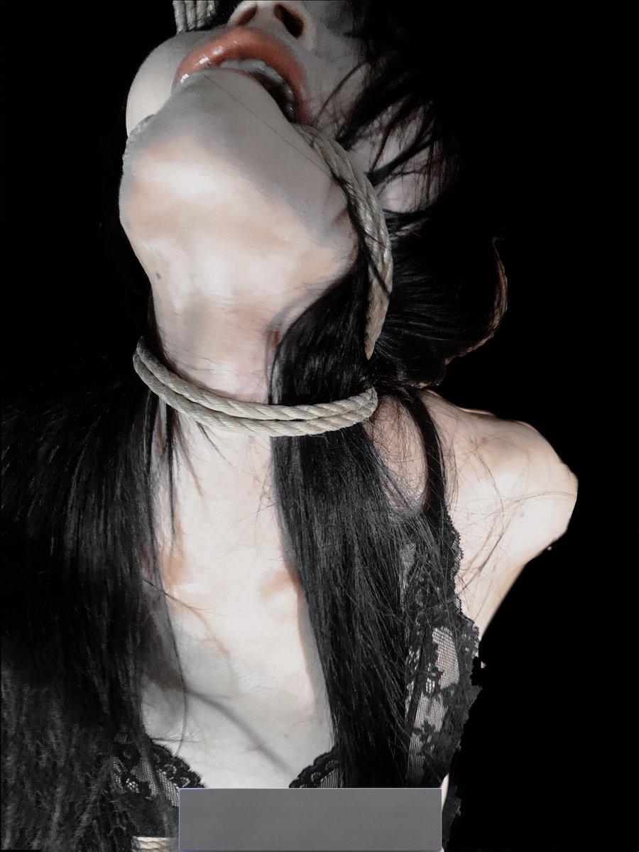 约会的时候，白天可以接受这样穿搭，晚上可以接受这样尺度的再私我。喜欢被轻度调教、捆绑、小皮鞭、辱骂、强高、做任务的母狗优先。