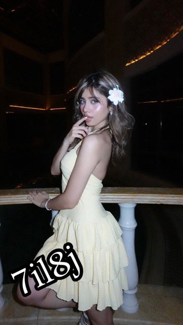 الجميلة جدا كريستين مستمعة بالصيف اربع ايموجيات محاكية للصور 
🩱👗💅🏻🧜🏻‍♀️