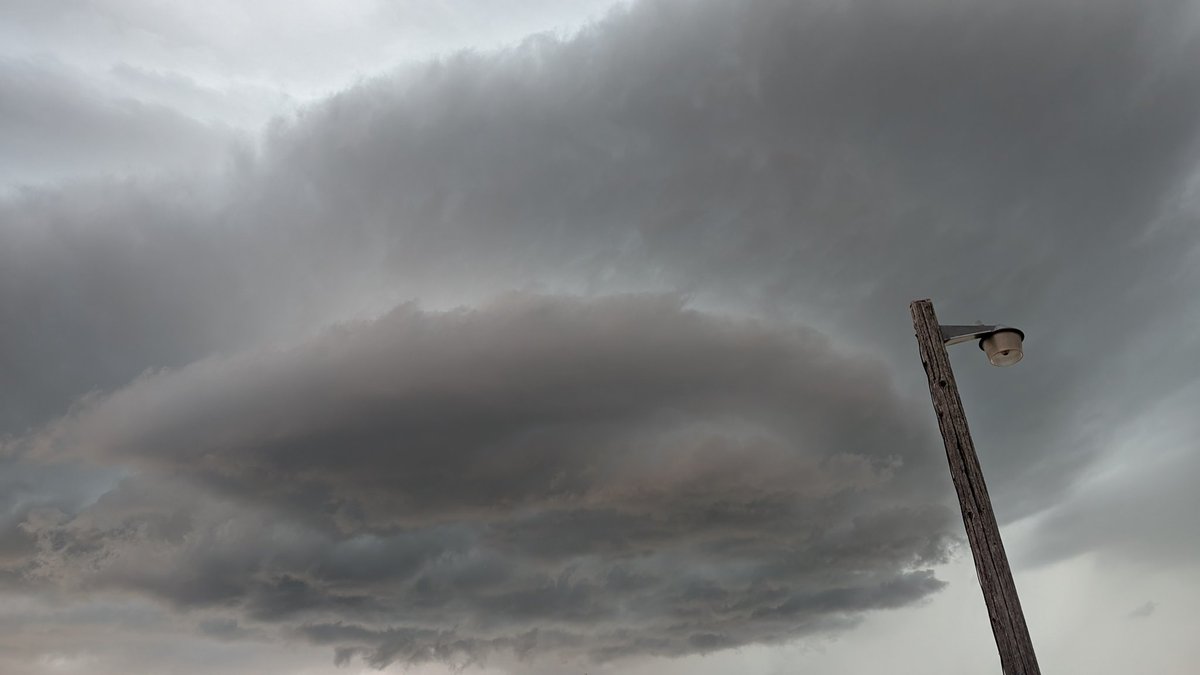 Tarajet23's tweet photo. #skstorm heading over Lake Diefenbaker at Palliser Park.  Wind and rain so far! https://t.co/JZVXImBWGo