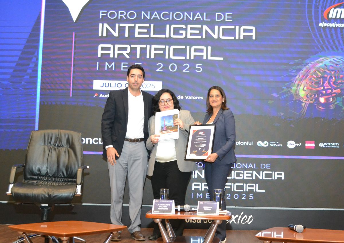 Tweet media four