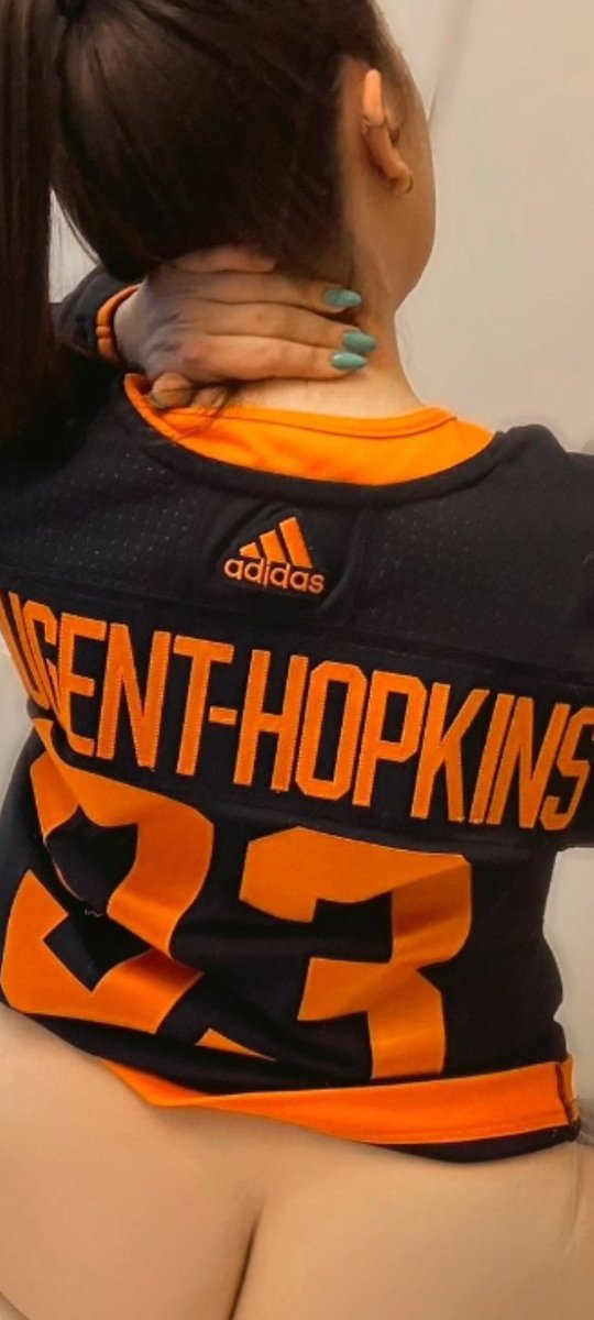 ThePokerKaren's tweet image. An Oiler wouldn&apos;t try to pull that crap!
#WhatAnAss