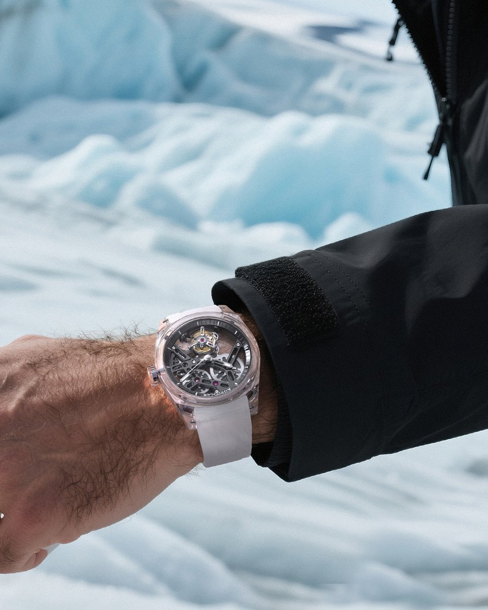 AGELOCER_watch's tweet image. A 75g skeleton watch that visually defies gravity:
Wearing it is like floating a glacier on your wrist — can precision mechanics coexist with airiness?
#weightlesshorology #skeletonart #engineeringparadox #agelocer #tourbillonwatch