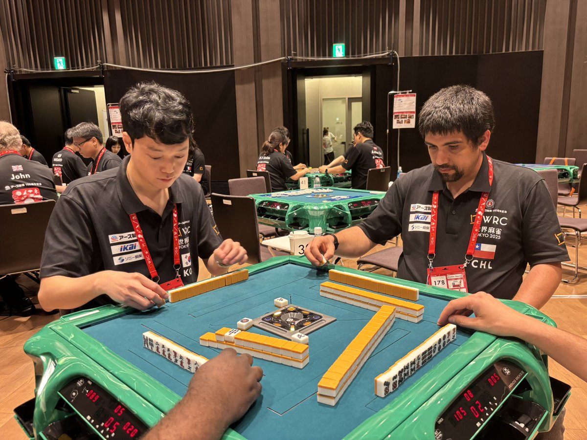 mahjongchile's tweet photo. ¡Empezó el World Riichi Championship Tokyo 2025!

Para esta versión tenemos 3 representantes. 🇨🇱

Les deseamos el mayor de los éxitos al equipo chileno y a la delegación sudamericana .

#世界麻雀
#アース製薬100周年記念世界麻雀TOKYO2025 #WRCTOKYO2025 https://t.co/ixeuLnkun2