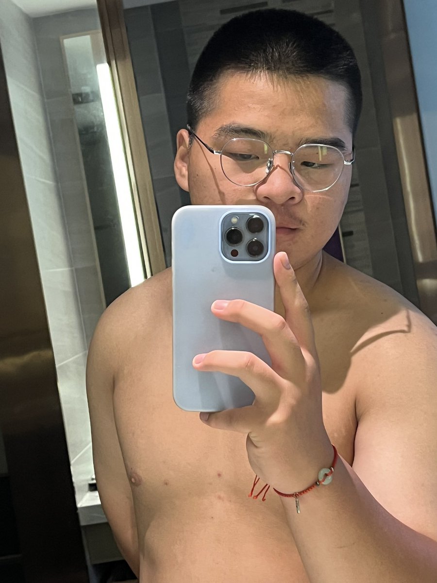 猜猜在干嘛ʕ ᵔᴥᵔ ʔ