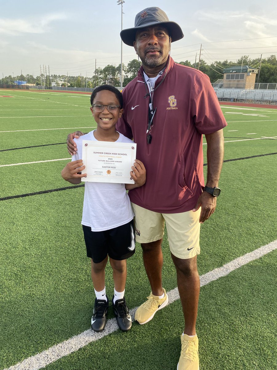 CoachCReid's tweet image. My boy Easy missed @FootballHumble Camp a month ago with a broken finger. Huge shout-out to @CoachKRHarrison for welcoming him to @SC_BulldogFB Camp this week. He had a blast!
@HumbleISD @HumbleISD_Ath