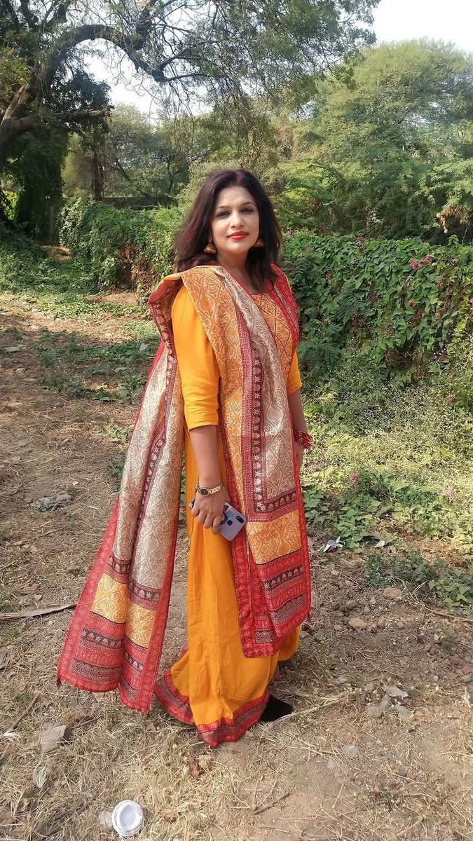तेरे वास्ते रद्द है जहां भर की तवज्जो

🌿💞

मोहब्बत से भी कहीं ज्यादा मोहब्बत

है तुमसे !!

🌿💞

❤️❣ सुप्रभात ❣❤️