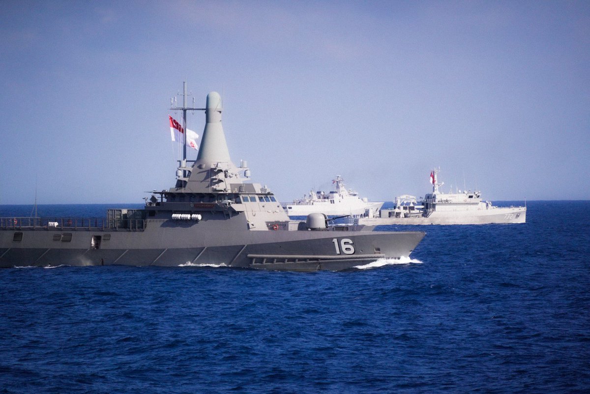 mindefsg's tweet image. The Republic of Singapore Navy and Indonesian Navy (TNI-AL) have concluded the 28th edition of bilateral Exercise Eagle Indopura in the waters off Surabaya, 🇮🇩. Both navies’ ships conducted a range of communication and manoeuvring serials as part of the exercise.