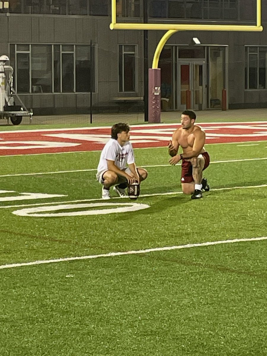 leo_guti150's tweet image. Had an amazing time training with the @UMassFootball long snappers and special teams during my visit to MA last week. Being on the field with these talented athletes was truly a blast. Big thanks to everyone!
@EdwardPhillipson
@LyeMarcus
@jovoniborbon
@JamesHortonLS…