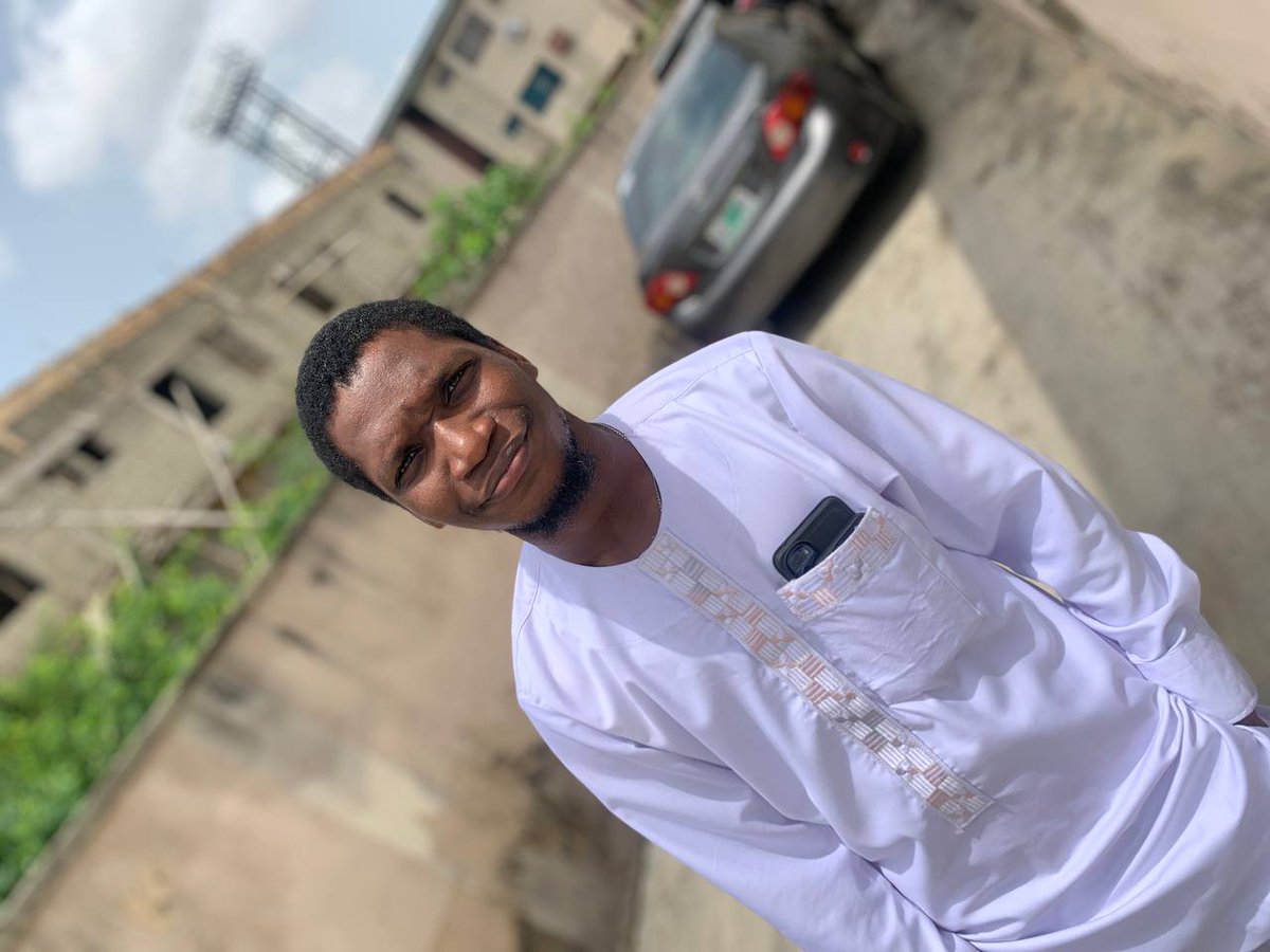 __onlychild's tweet image. Who is Toluwalase?
Iβm a mobile developer who transitioned from web dev to Flutter.
Started coding in 2023 β itβs been a journey of learning, unlearning & growth.
Now building cross-platform apps with Flutter (frontend) & Laravel (backend).
Consistency got me here π