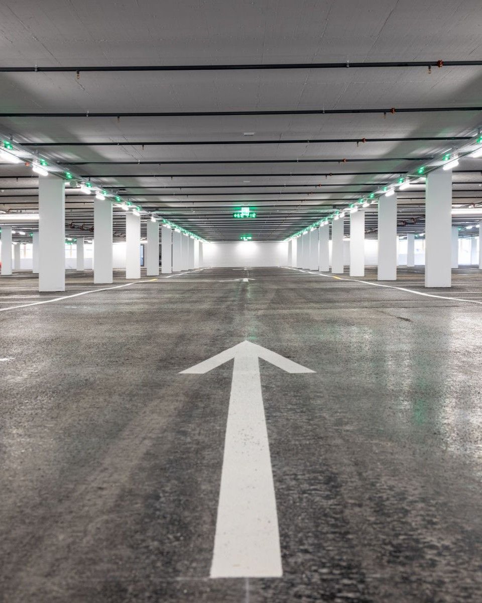 The Grindelwald Terminal is the perfect place to park in Grindelwald 🚗 bit.ly/ArrivalByCar24 It's before the village center, so you can avoid traffic🥾
Use the free shuttle bus with your parking ticket, it runs back &amp; forth every 15 minutes 🚌

📸 instagram.com/jungfraujochto…