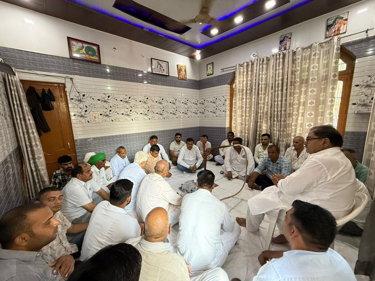 कल नरवाना के गांव मोरपत्ती में श्री उमेद सिंह जी लोहान के भांजे के आकस्मिक निधन पर उनके निवास स्थान पर जाकर शोक संवेदना व्यक्त की…

ईश्वर दिवंगत आत्मा को अपने श्रीचरणों में स्थान दें और शोकसंतप्त परिवार को इस दुःख को सहन करने की शक्ति प्रदान करें।