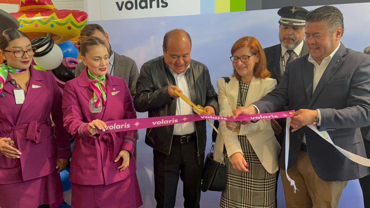 Acompañé al secretario de <a href="/ZacatecasSectur/">Zacatecas Turismo</a>, Dr. Le Roy Barragán en la inauguración del primer vuelo Oakland-Zacatecas. La comunidad  presente con su música y tradiciones. Felicidades a <a href="/volaris/">Quiero esto.com</a> y aeropuerto @IFlyOAK  por esta nuevo puente entre México-área de la bahía <a href="/SRE_mx/">Relaciones Exteriores</a>