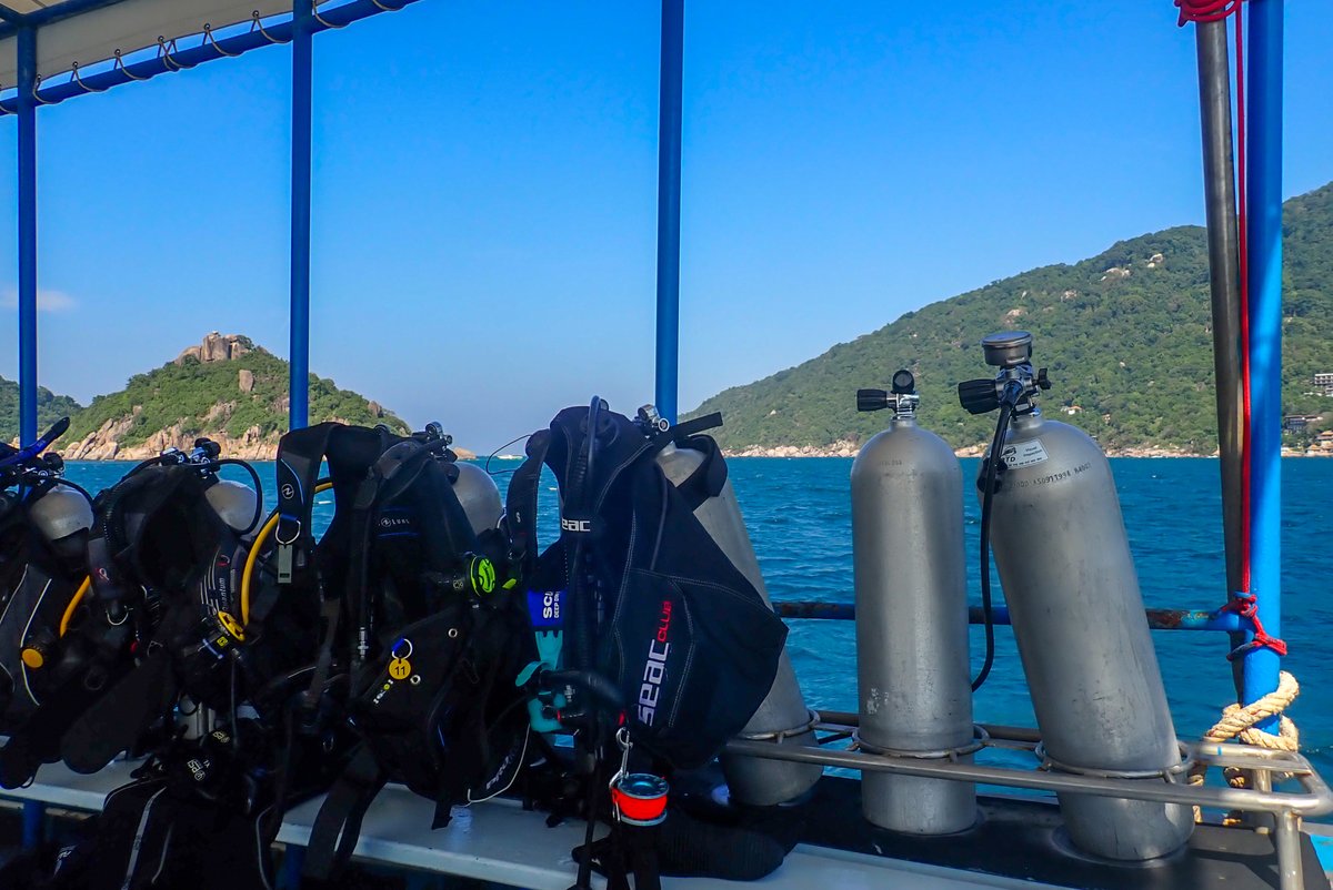 GoProIDCKohTao's tweet image. As a PADI Equipment Specialist Specialty Instructor you will teach your student divers about routine care, maintenance and proper storage of scuba equipment. idckohtao.com/equipment-spec… #PADI #Equipment #Speciality #KohTao #Thailand #Instructor