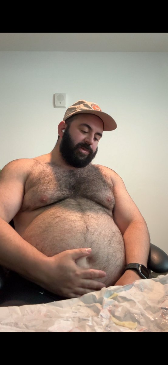 Shirt came off, appetite kicked in 😮‍💨
Huge Jersey Mike’s sub, ice cream for dessert… all on my lunch break 🍦🥪💥

🎥 New video: “Lunch Break Video”
👉 Watch it here: Patreon.com/widthtimesdepth