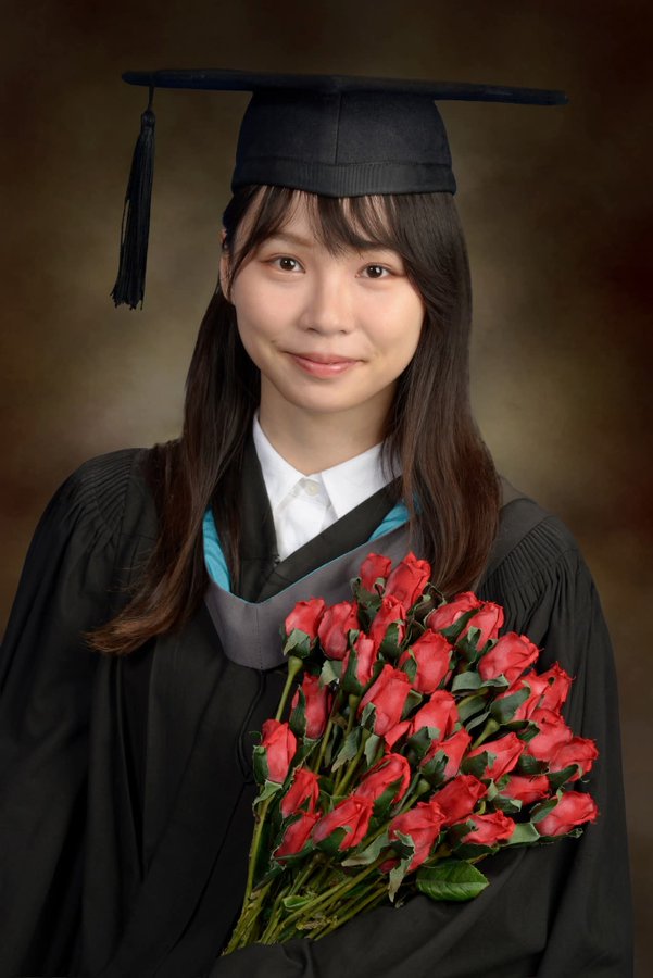 轉：周庭硕士毕业啦！
她是香港的女儿，希望她一切安好