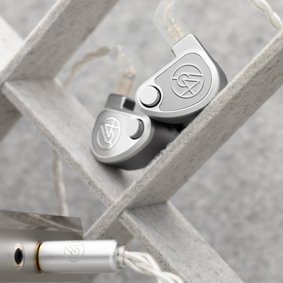 U12t does it all, delivering immersive sound and impeccable spatial imaging. Its articulate highs extend beautifully with a warm and engaging low-end response - just like its custom counterpart, the A12t. Now machined out of a solid piece of aluminum and finished with an elegant