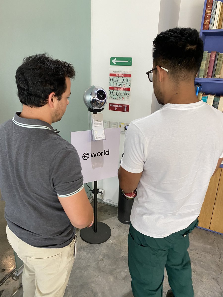 Fue un gusto ser hosts de la 5ta sesión de coworking con la comunidad de <a href="/fruteroclub/">Frutero Club 🥑</a> 

Una mañana increíble para conectar, compartir y aprender junto a otros builders mexicanos