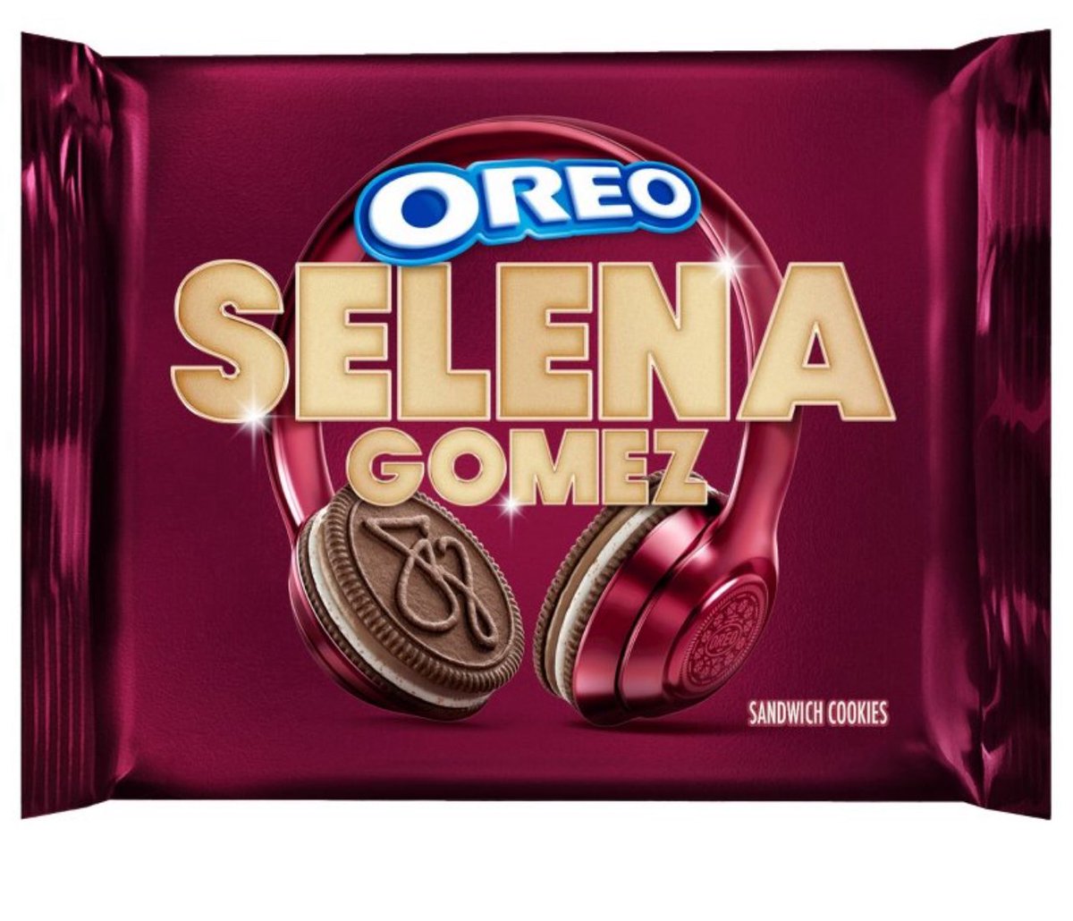 greineramy's tweet photo. POV: Buying @selenagomez Oreos because let’s be real—this is probably the closest you’ll ever get to sharing snacks with her without a restraining order. 🫣🍪 https://t.co/2WFUtK9jW2