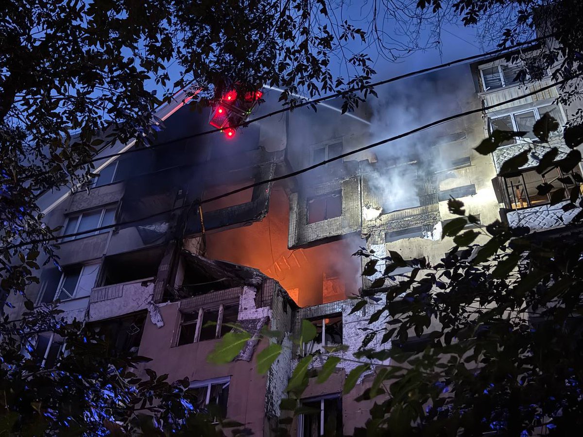 BohuslavskaKate's tweet photo. Odesa right now, following  yet another Russian  strike  on residential building ‼️ https://t.co/sXmb1O2tqT