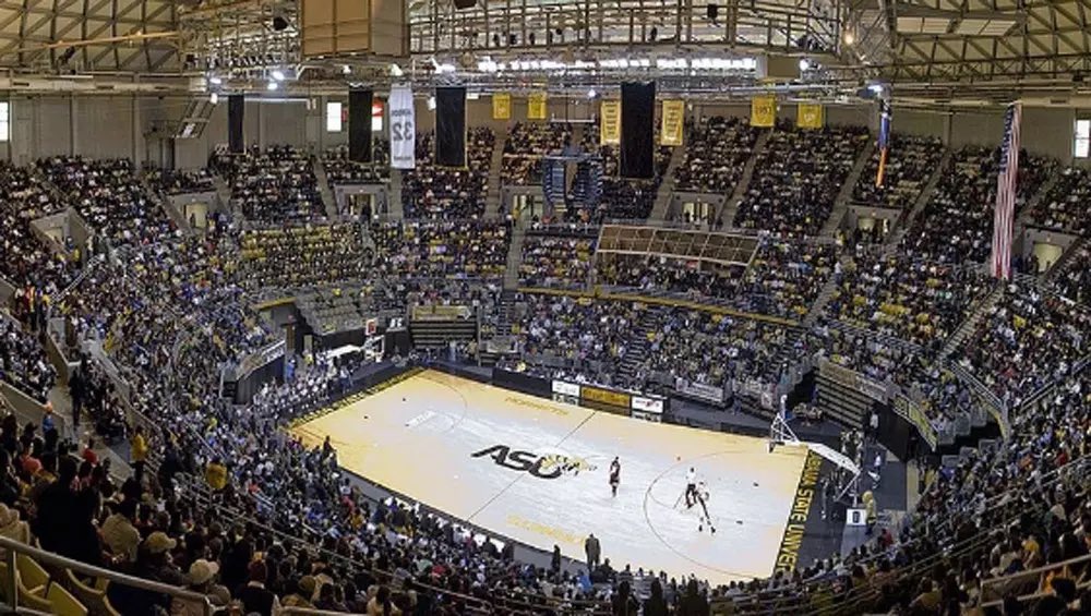 D1_D5VIN's tweet image. Extremely blessed to receive an offer from Alabama State University‚ Go Hornets!!💛🖤 #AGTG
Thanks to @ChuckPerson5 @CoachShod504
@TeamPerson17U @SHAQ @Reebok #Teamperson14Ureebok
#Teamperson16Ureebok
#Teamperson17Ureebok
