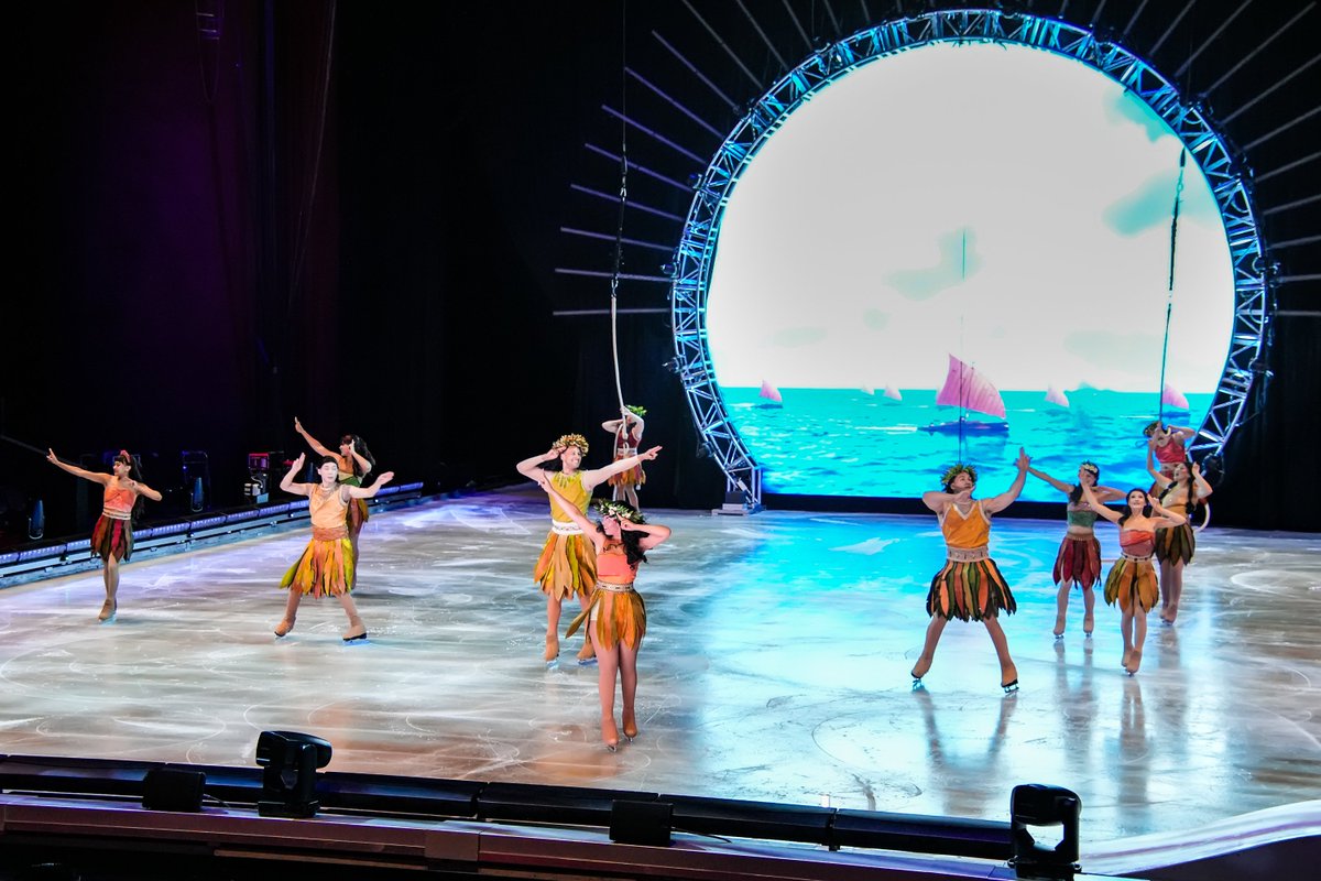 mninoticias's tweet photo. Bailemos está noche con #DisneyOneIce @EscenarioOCESA https://t.co/fory1ah0RS