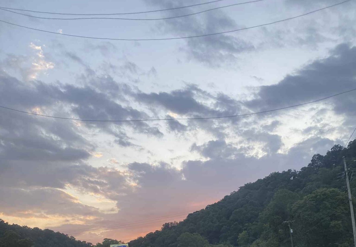 blufeatherz's tweet image. Pike sky showing off this evening @Kentuckyweather