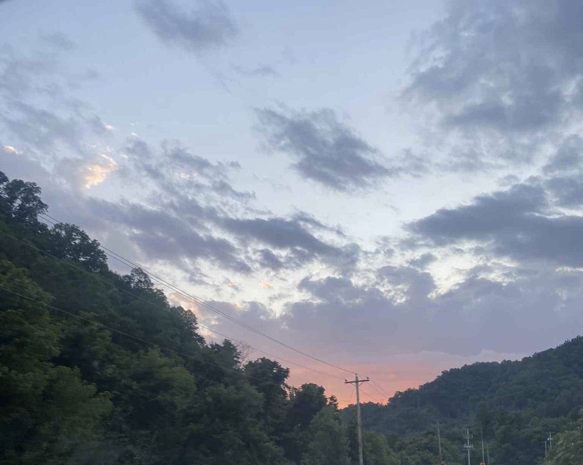 blufeatherz's tweet image. Pike sky showing off this evening @Kentuckyweather