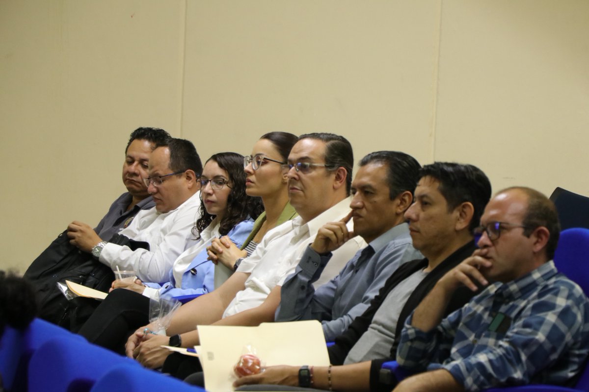 #ComunidadAbierta 🦁🖤

Se realizó una reunión informativa con profesoras y profesores de TC del #CUSur para fortalecer el acompañamiento tutorial y compartir información sobre movilidad, idiomas, servicios académicos y más.

¡Gracias a nuestras autoridades por su compromiso! 🌎