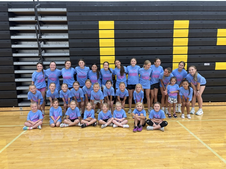 The youth volleyball program was a success! Thank you for all who signed up and participated! Go Huskies!🐾🏐