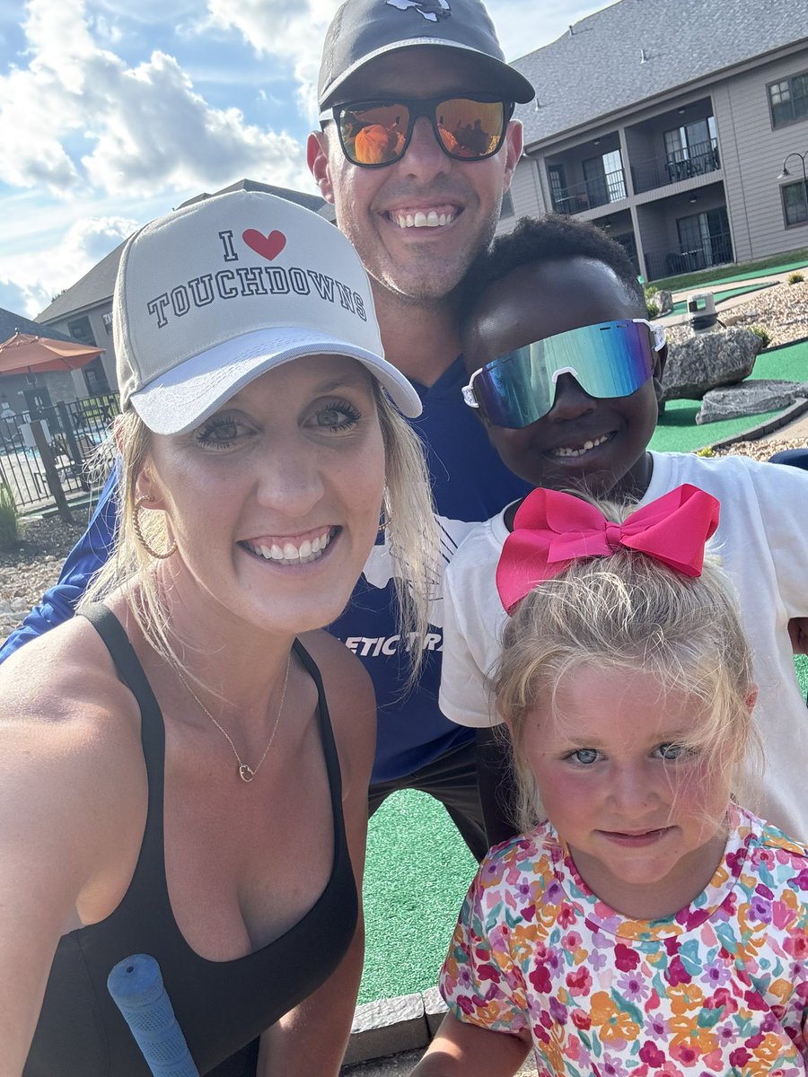 The evidence of His goodness is all over my life! 💗 <a href="/Coach_Cochran/">Chris Cochran</a>