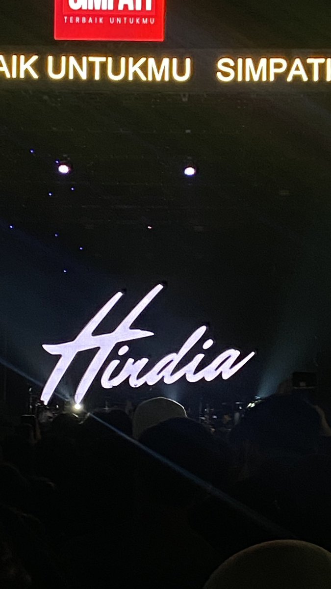 cegilwonbin's tweet photo. concert hindia date w/@sungchancool https://t.co/h1Owe2fkpx