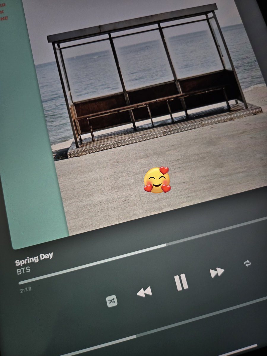 __lvmslf's tweet photo. Somos solo Spring Day de BTS y yo contra el mundo 💜🎶 https://t.co/t01shdYDyD