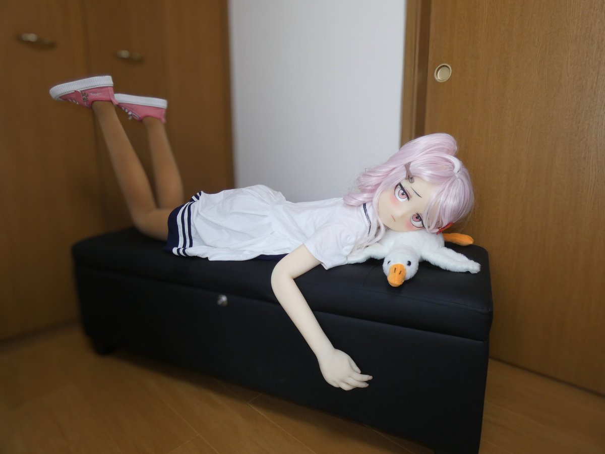 #Karendoll  #aotumdoll 
カレンドールさんのオリジナルドール！ウチの娘のメルルちゃんです！
ちょっと髪型を変えてみた…暑いからね…(￣▽￣;)
最初は外で撮影したけど暑さに負けてすぐに室内へ避難しました…この前もらったドールケースを使って撮影したけどメルルちゃんまでは入るかな？