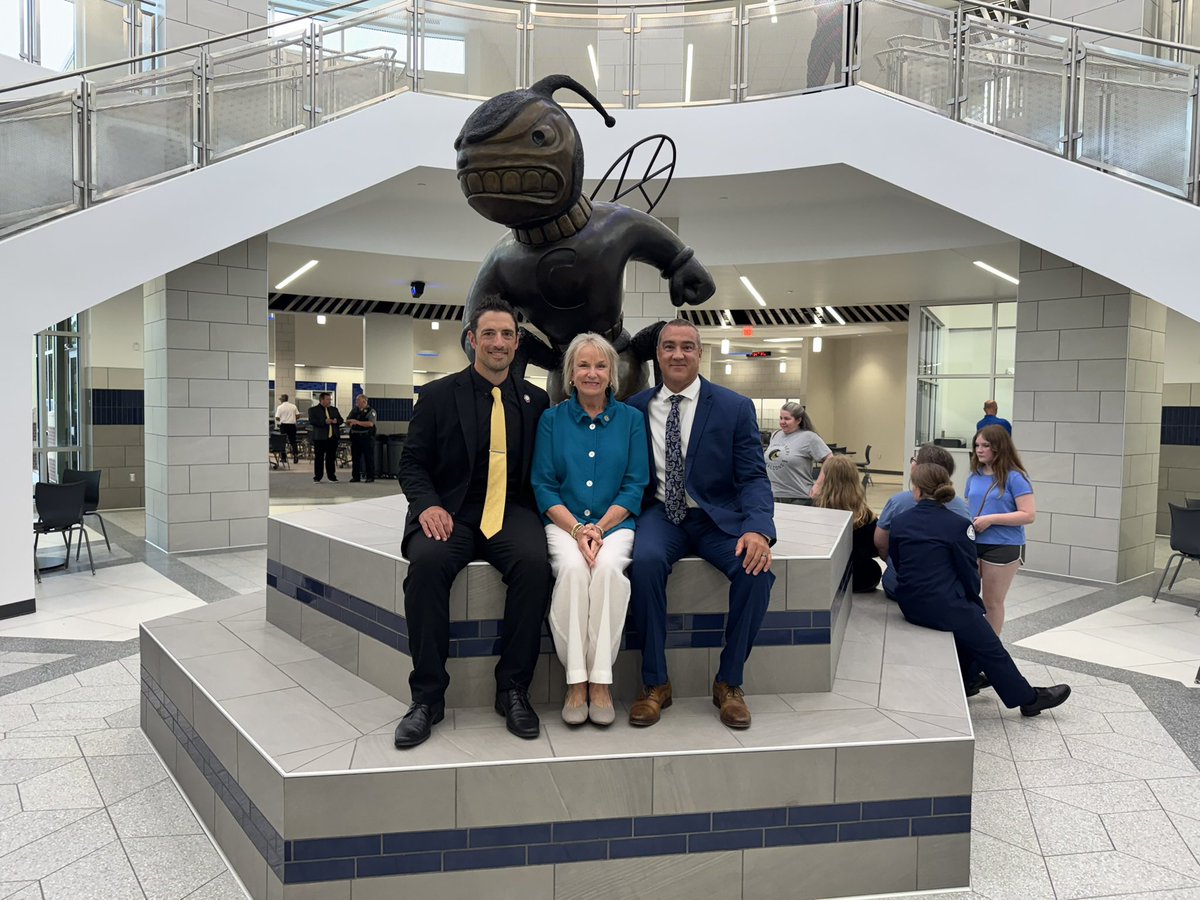 DavidReidJr's tweet image. Thank you to our federal, state and city elected officials for joining the open house for the new CHS main building.