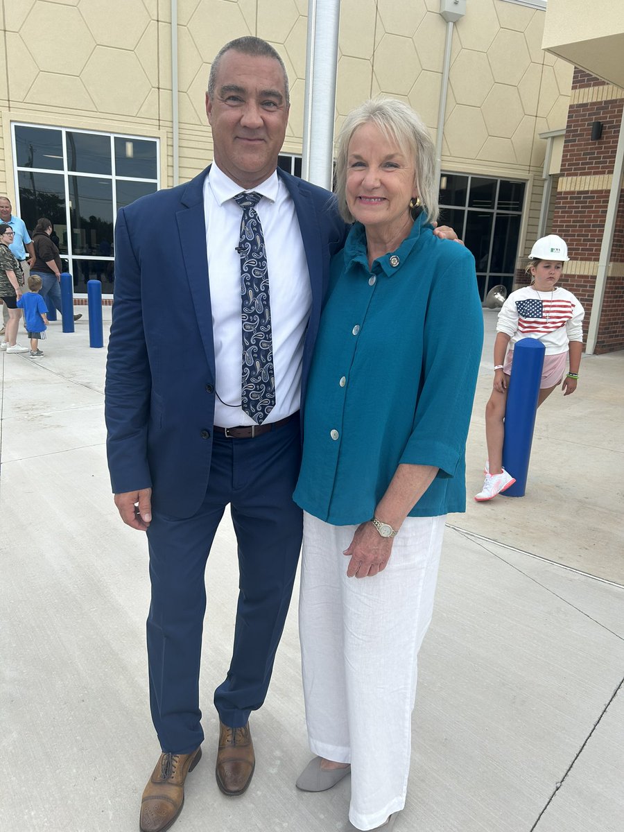 DavidReidJr's tweet image. Thank you to our federal, state and city elected officials for joining the open house for the new CHS main building.