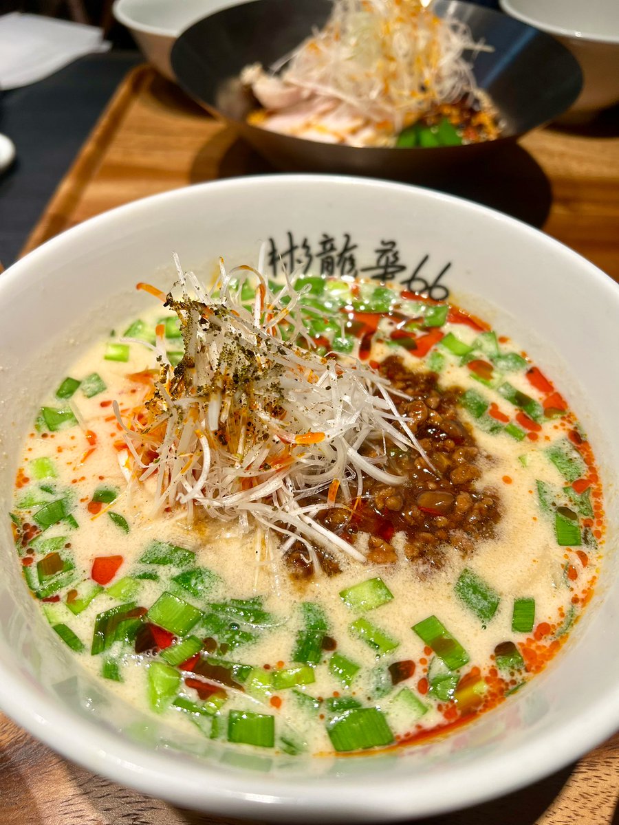 Miyuyu_117117's tweet image. 辛いの苦手でも食べれるくるみ坦々麺
ピスタチオドリンクも最高でしたෆ.*・゚
クリームソーダもかわいい🐢🫧
#彬龍華66 #櫻坂カフェ